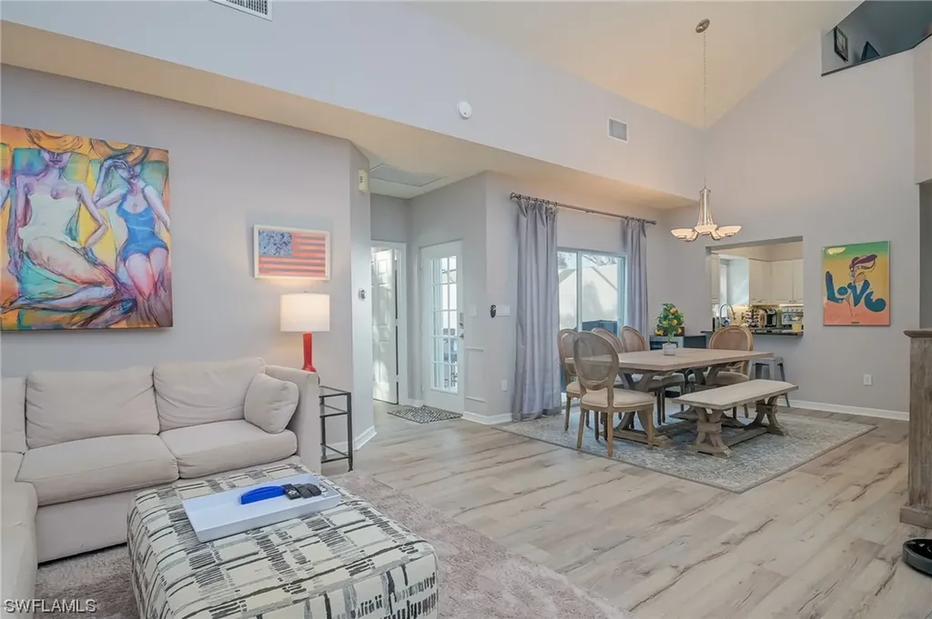 4536 Court Way Naples FL 34109