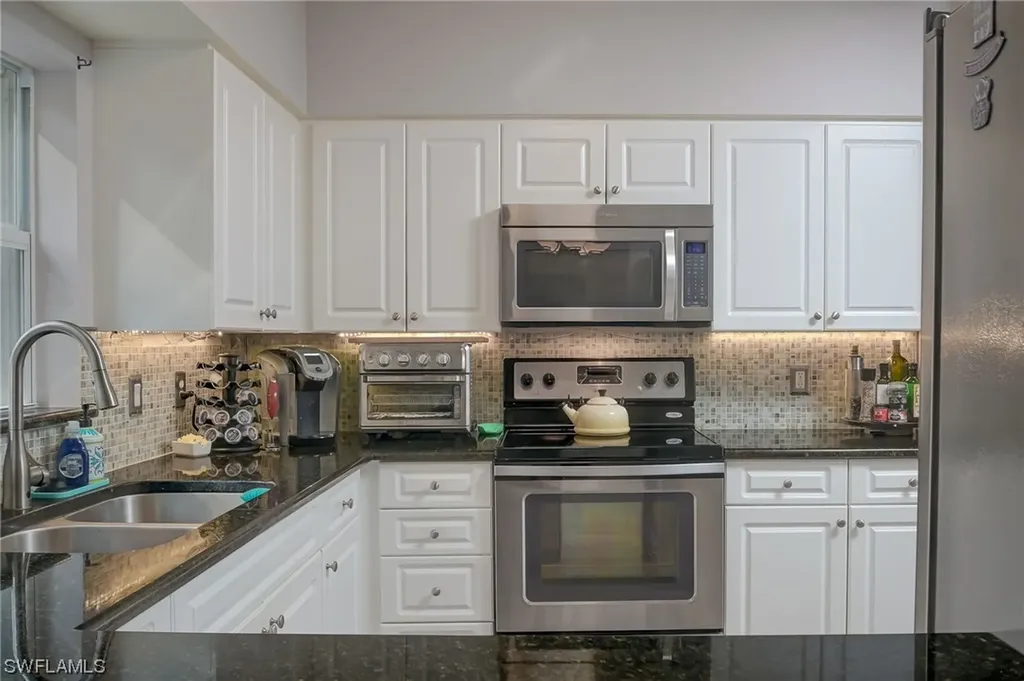 4536 Court Way Naples FL 34109
