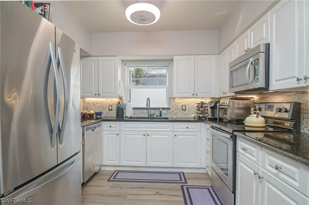 4536 Court Way Naples FL 34109