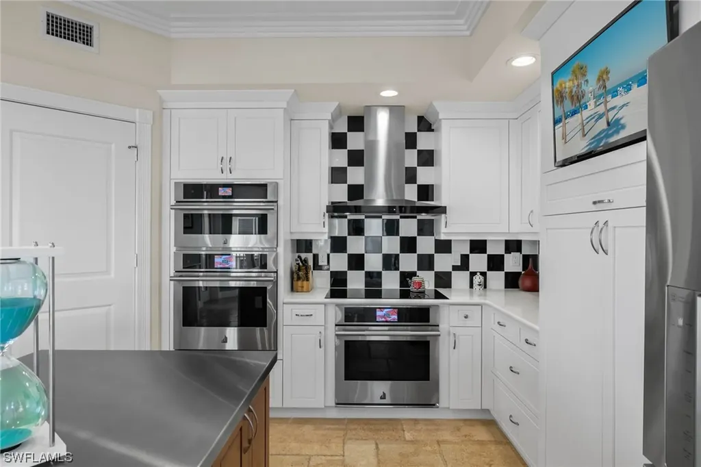 6061 Silver King Boulevard Cape Coral FL 33914