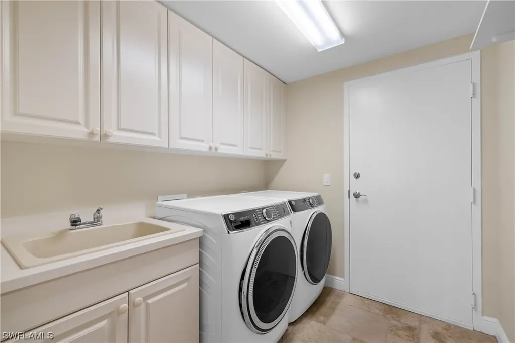 6061 Silver King Boulevard Cape Coral FL 33914