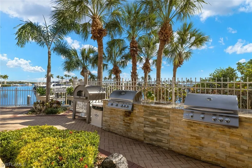 6061 Silver King Boulevard Cape Coral FL 33914
