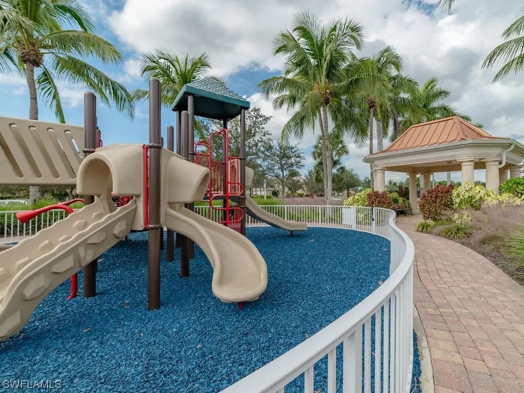 8286 Josefa Way Naples FL 34114