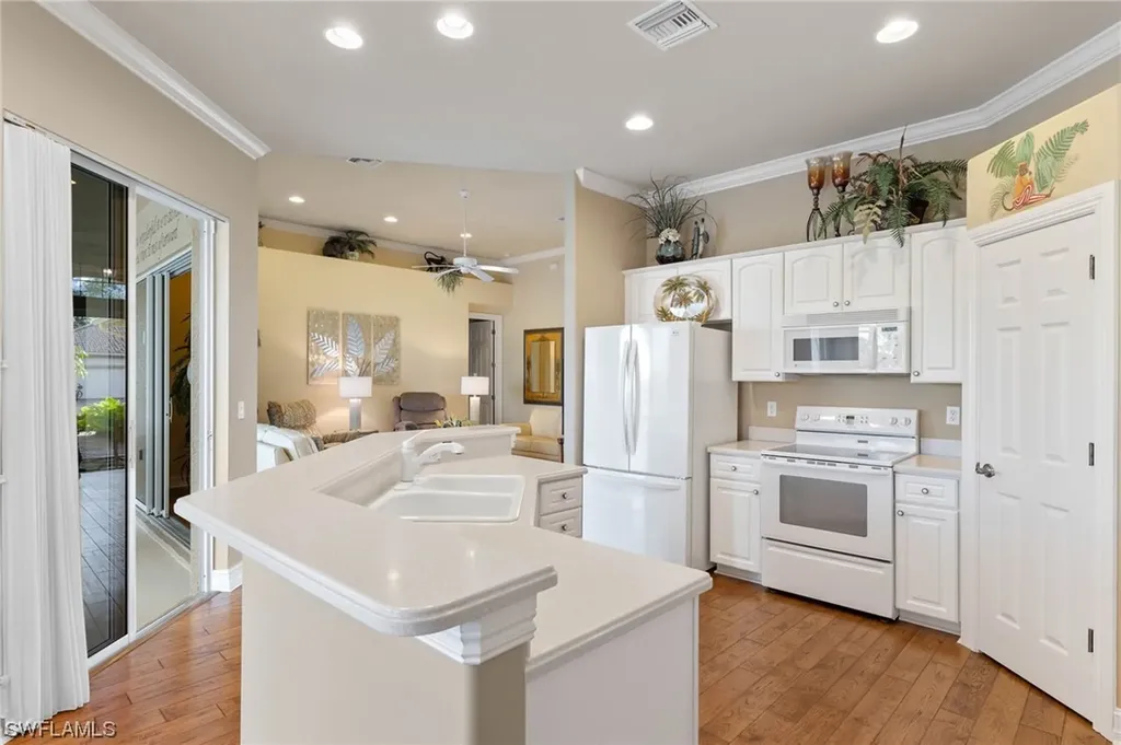 6872 Bent Grass Drive Naples FL 34113