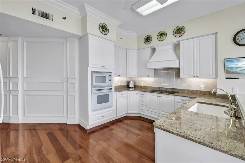 4251 Gulf Shore Boulevard N Naples FL 34103