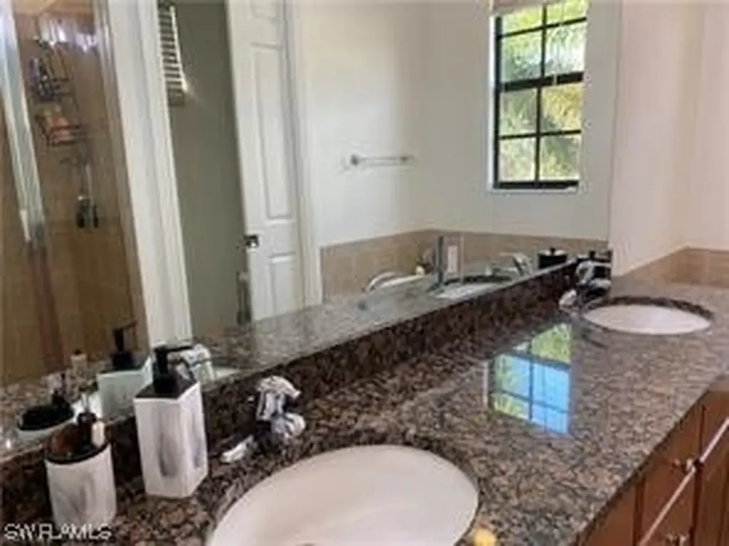 9145 Chula Vista Street Naples FL 34113