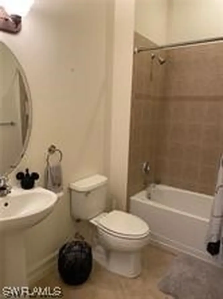 9145 Chula Vista Street Naples FL 34113