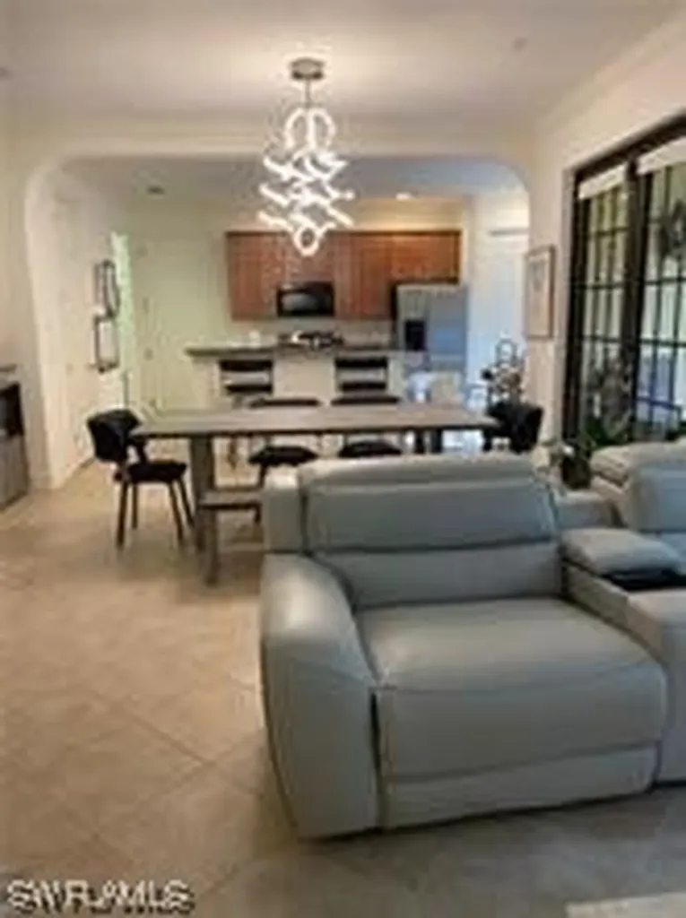 9145 Chula Vista Street Naples FL 34113