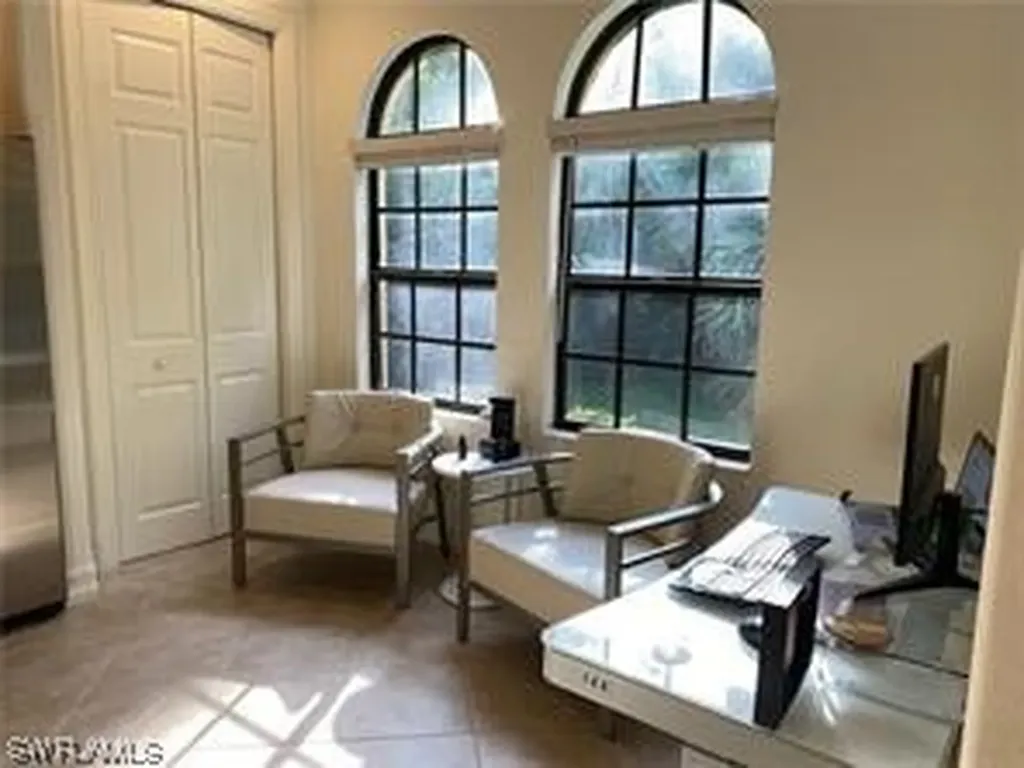 9145 Chula Vista Street Naples FL 34113