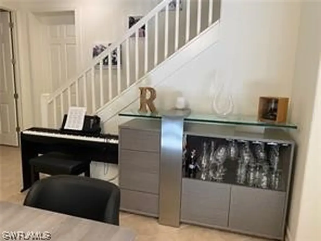 9145 Chula Vista Street Naples FL 34113