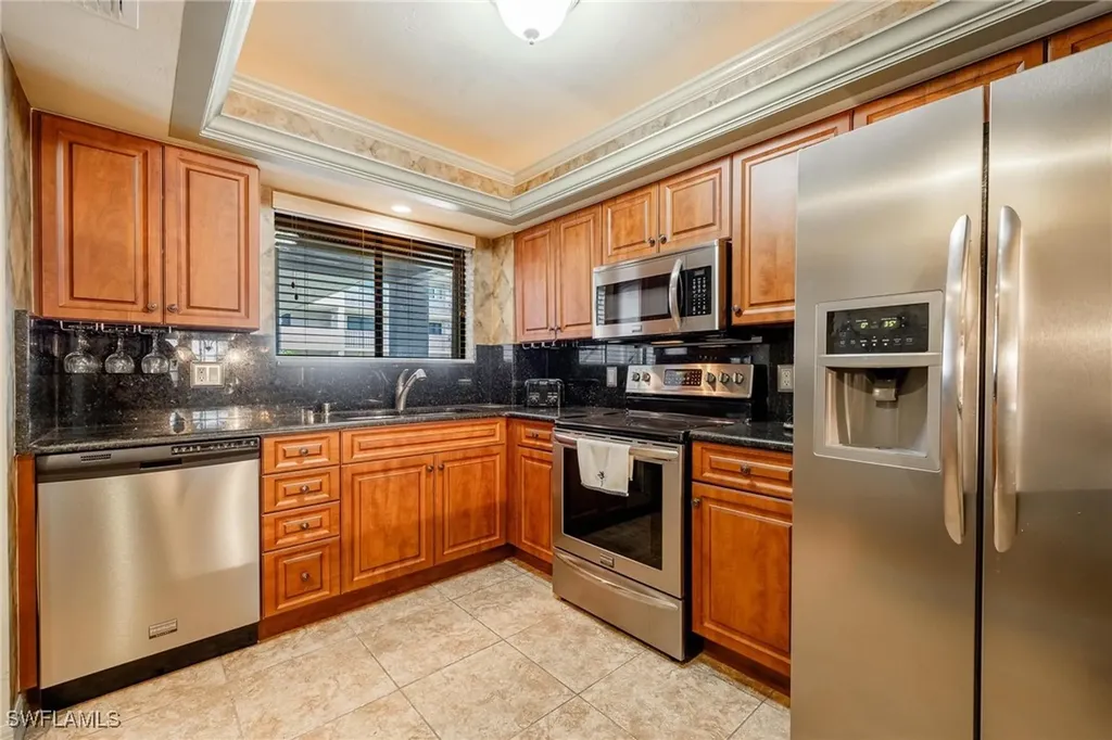 2121 Collier Avenue Fort Myers FL 33901