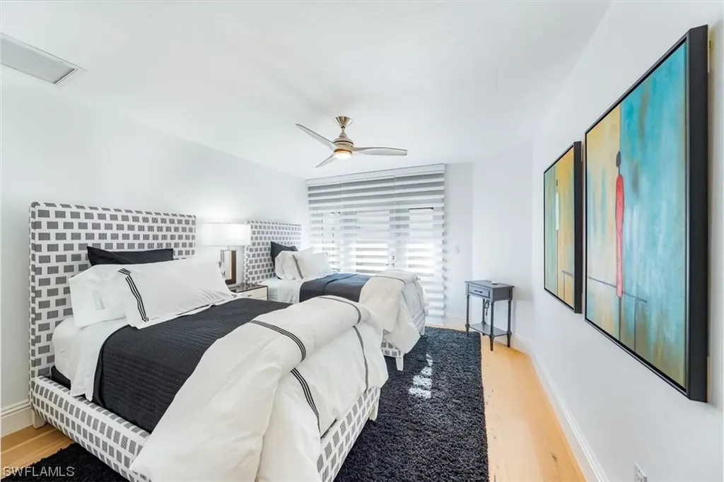 598 Bay Villas Lane Naples FL 34108