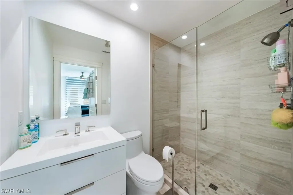 598 Bay Villas Lane Naples FL 34108