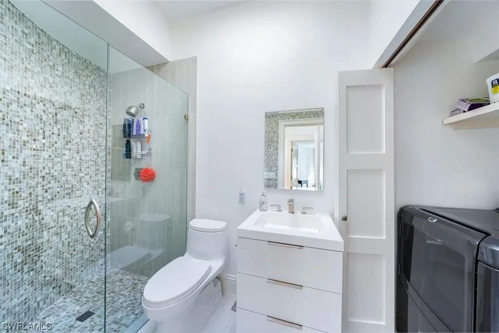 598 Bay Villas Lane Naples FL 34108