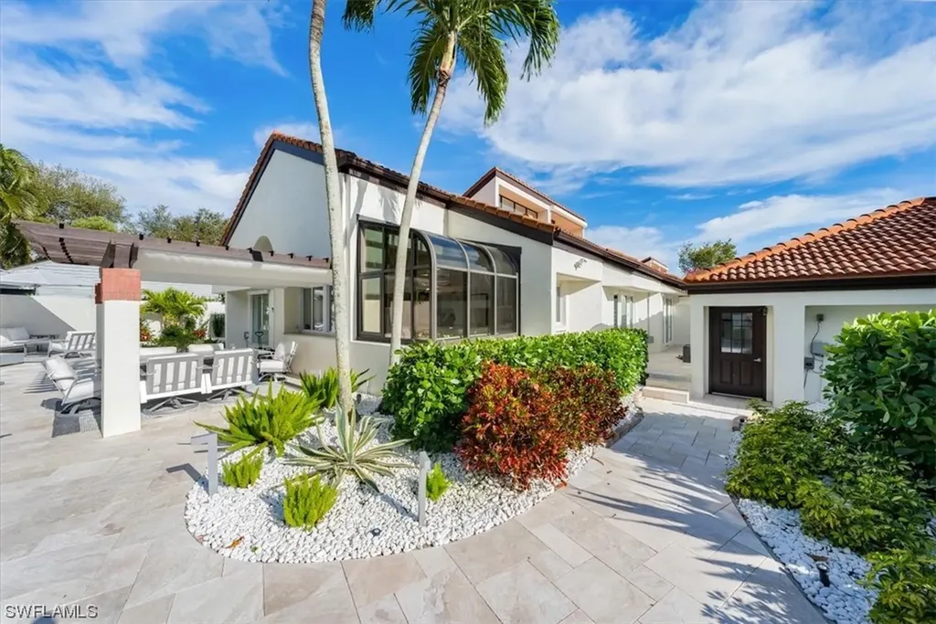 598 Bay Villas Lane Naples FL 34108