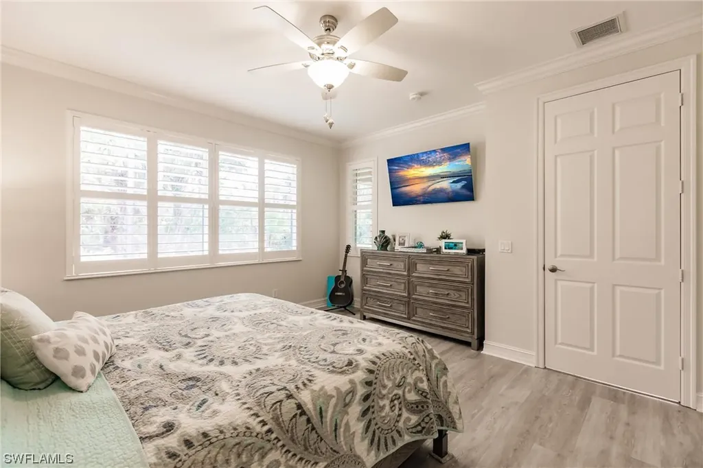 1912 Tarpon Bay Drive N Naples FL 34119