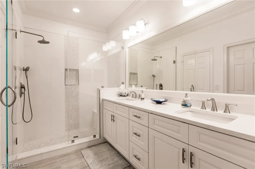 1912 Tarpon Bay Drive N Naples FL 34119