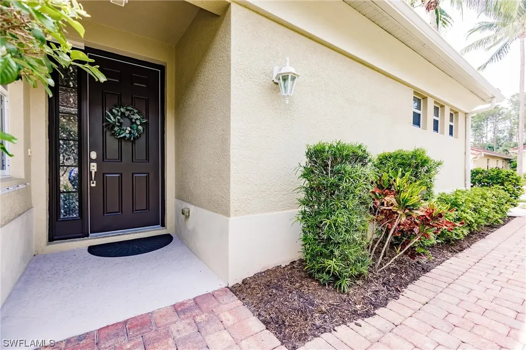 1912 Tarpon Bay Drive N Naples FL 34119
