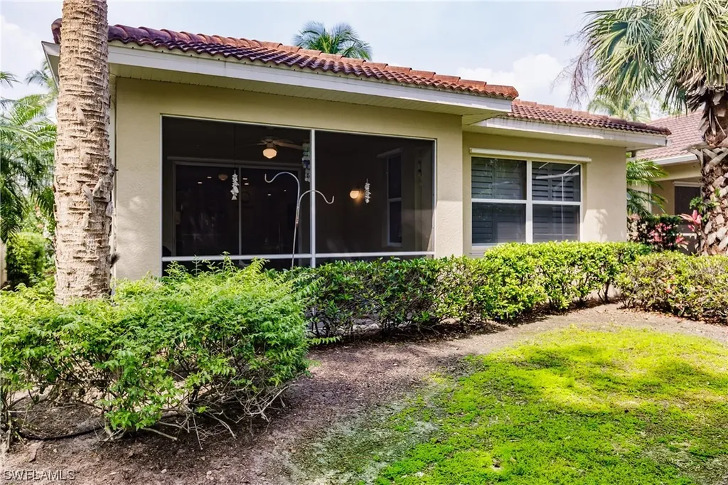 1912 Tarpon Bay Drive N Naples FL 34119