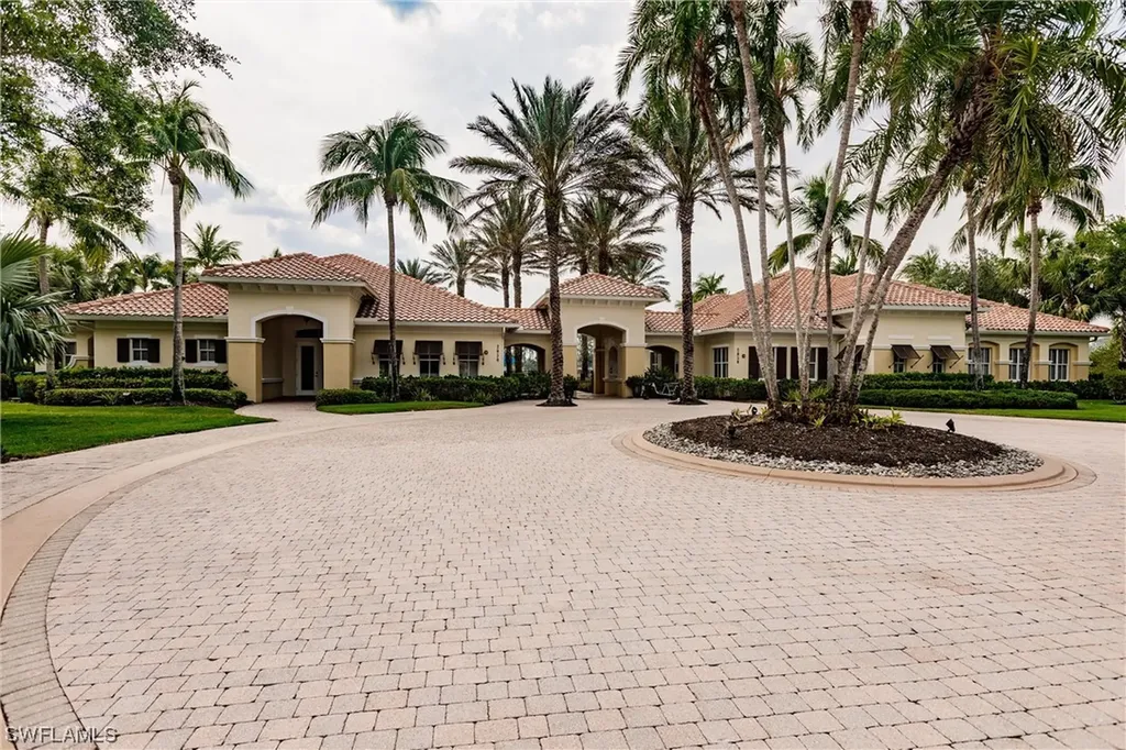 1912 Tarpon Bay Drive N Naples FL 34119