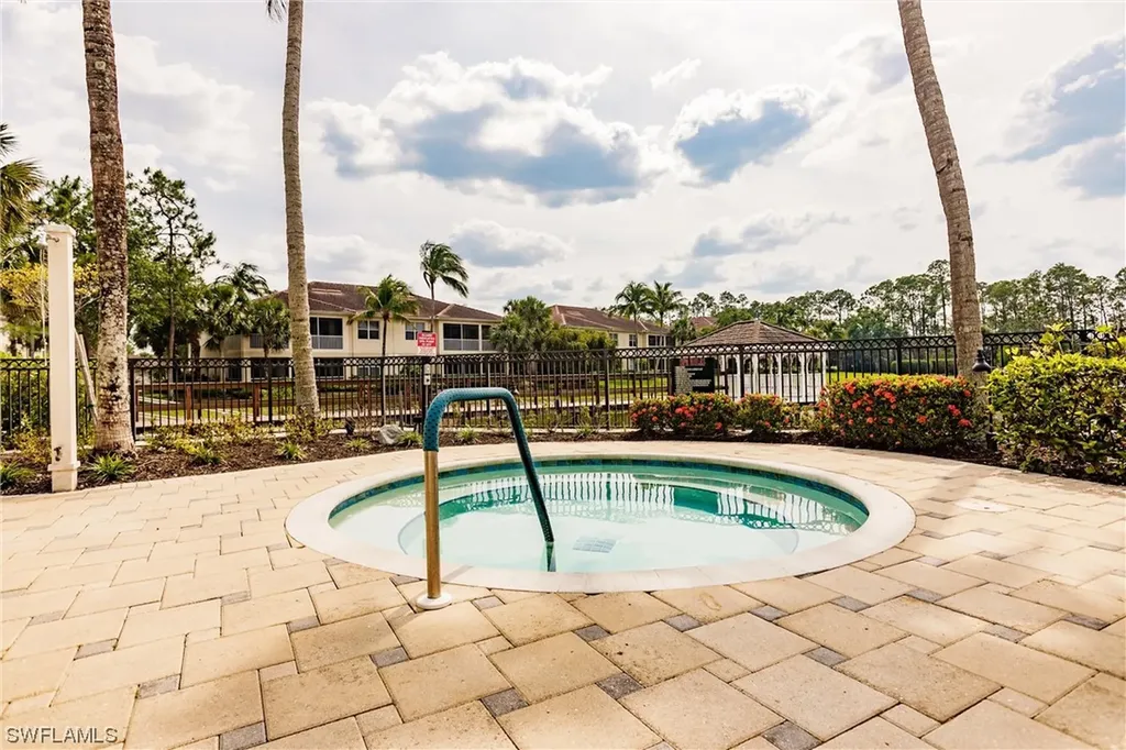 1912 Tarpon Bay Drive N Naples FL 34119