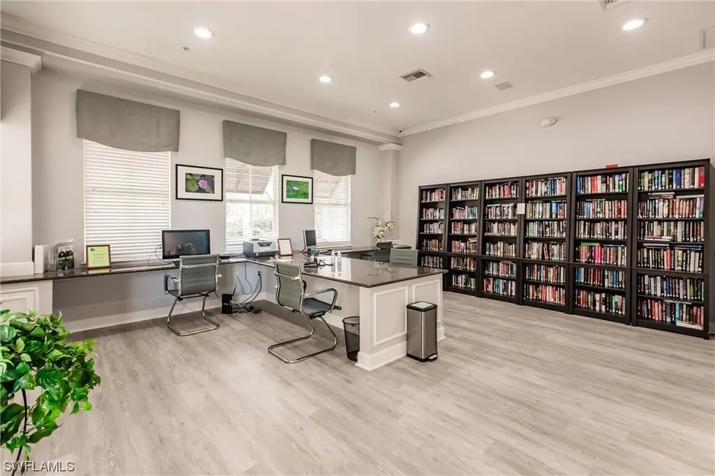 1912 Tarpon Bay Drive N Naples FL 34119