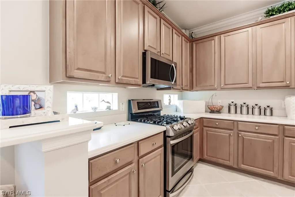 1912 Tarpon Bay Drive N Naples FL 34119