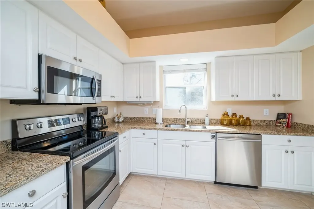 4008 Kensington High Street Naples FL 34105
