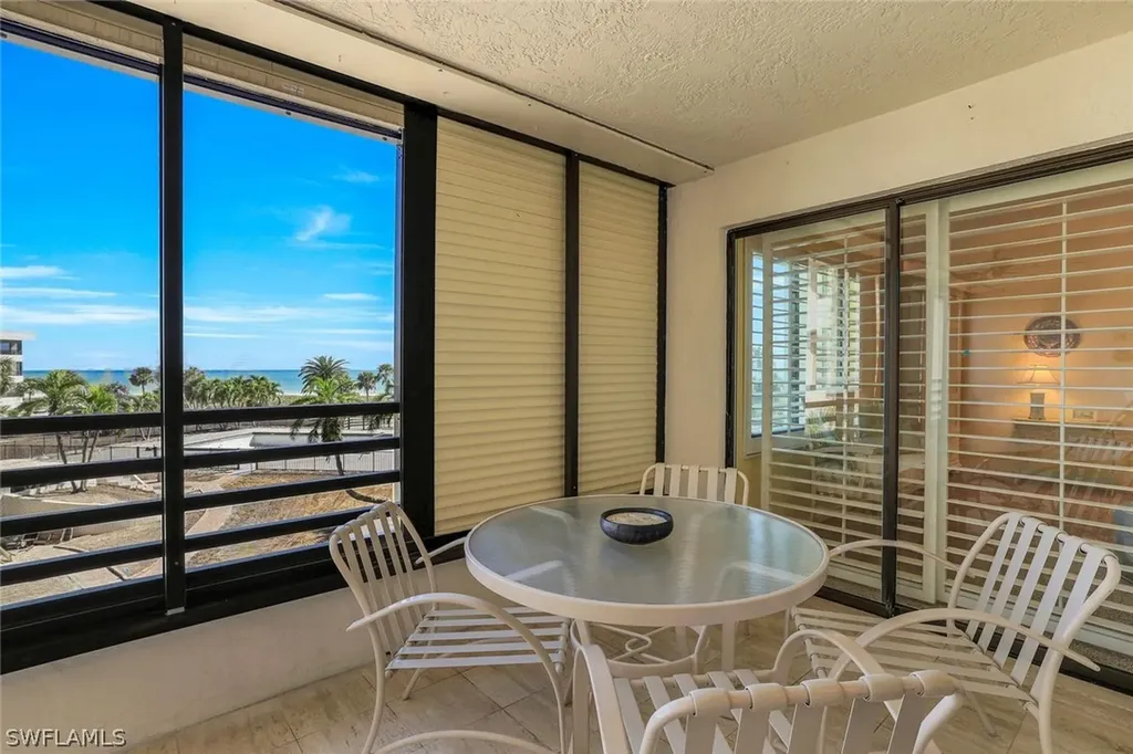 1605 Middle Gulf Drive Sanibel FL 33957