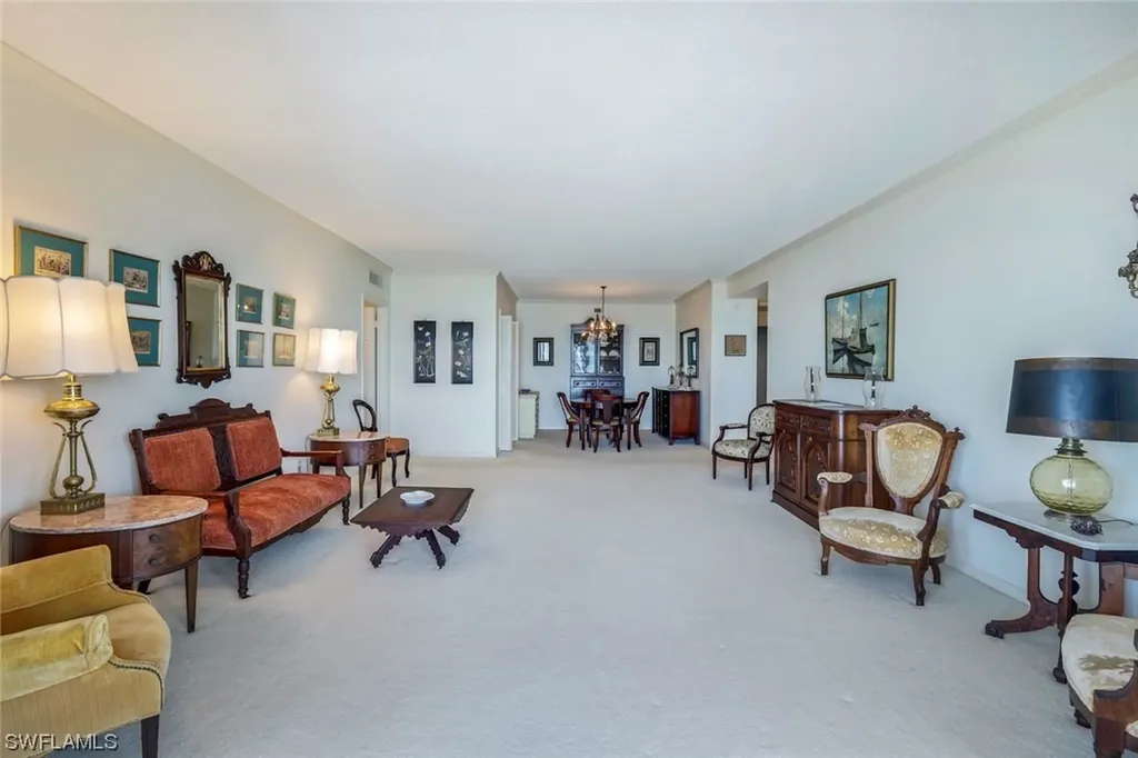 2885 Gulf Shore Boulevard N Naples FL 34103