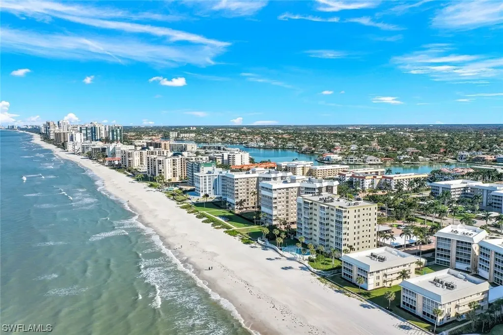 2885 Gulf Shore Boulevard N Naples FL 34103