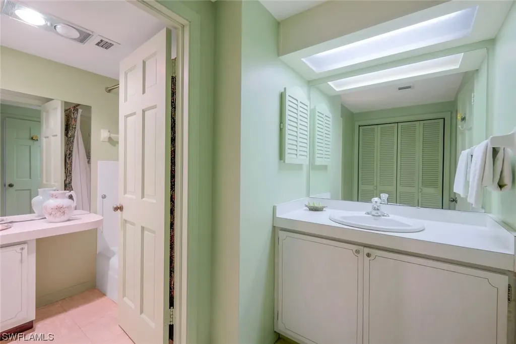 2885 Gulf Shore Boulevard N Naples FL 34103