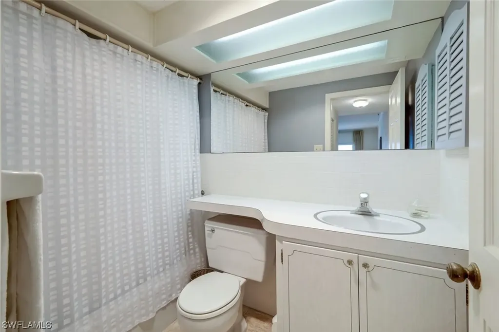 2885 Gulf Shore Boulevard N Naples FL 34103