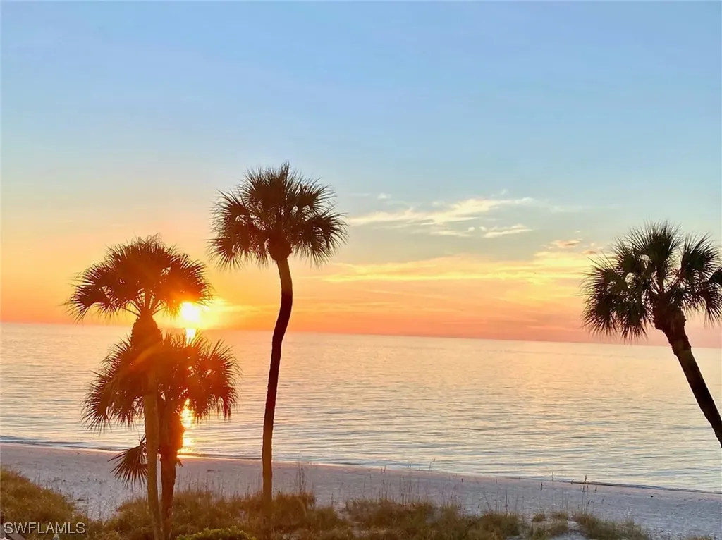 2885 Gulf Shore Boulevard N Naples FL 34103