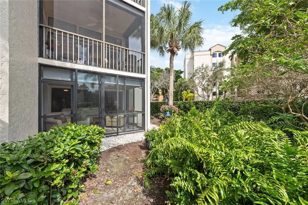 6525 Valen Way Naples FL 34108