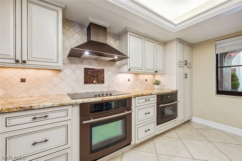 6525 Valen Way Naples FL 34108