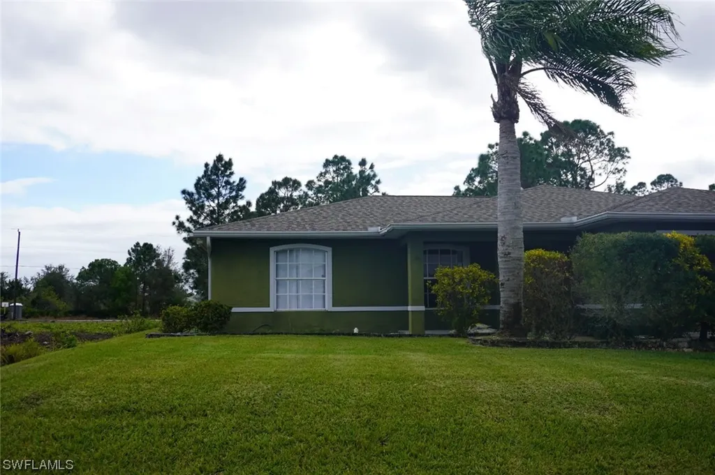 2609 25th Street SW Lehigh Acres FL 33976