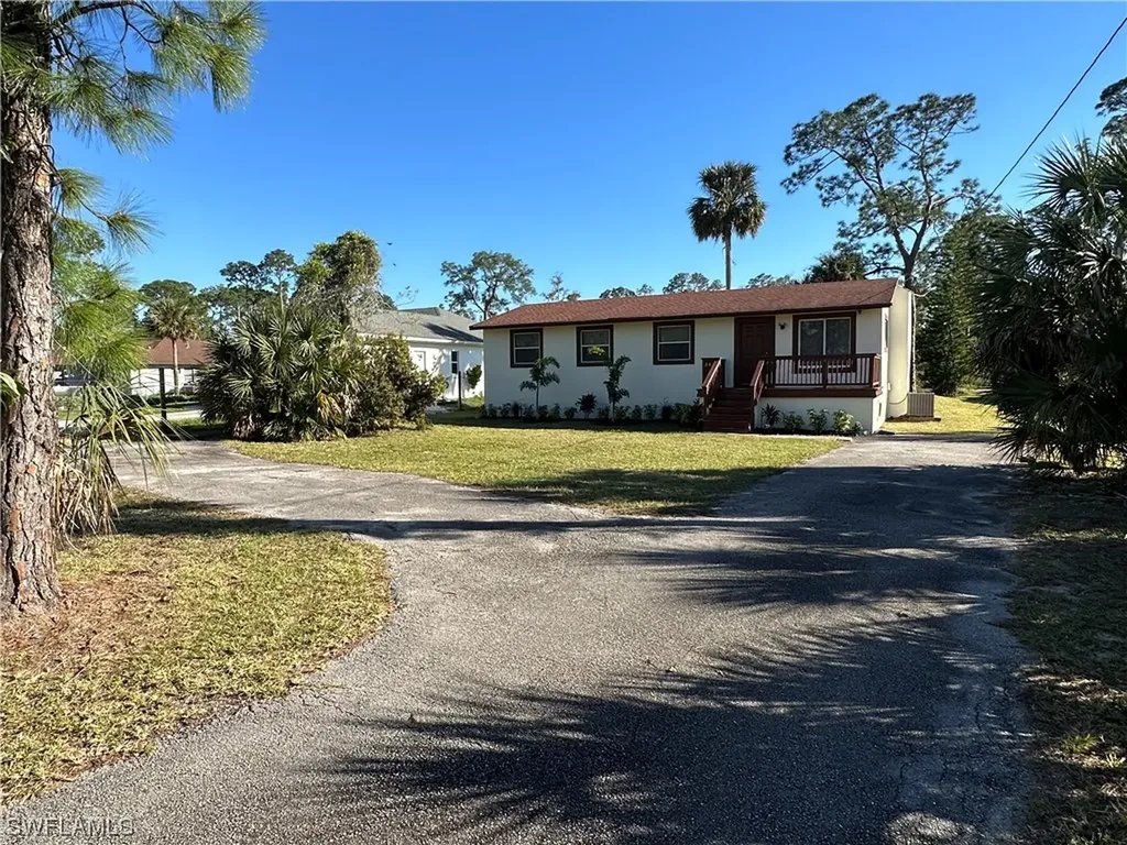 1960 22nd Avenue NE Naples FL 34120