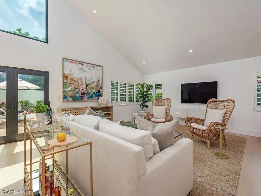 14 Las Brisas Way Naples FL 34108