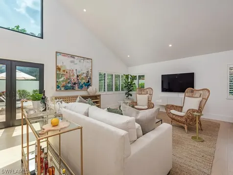 14 Las Brisas Way Naples FL 34108