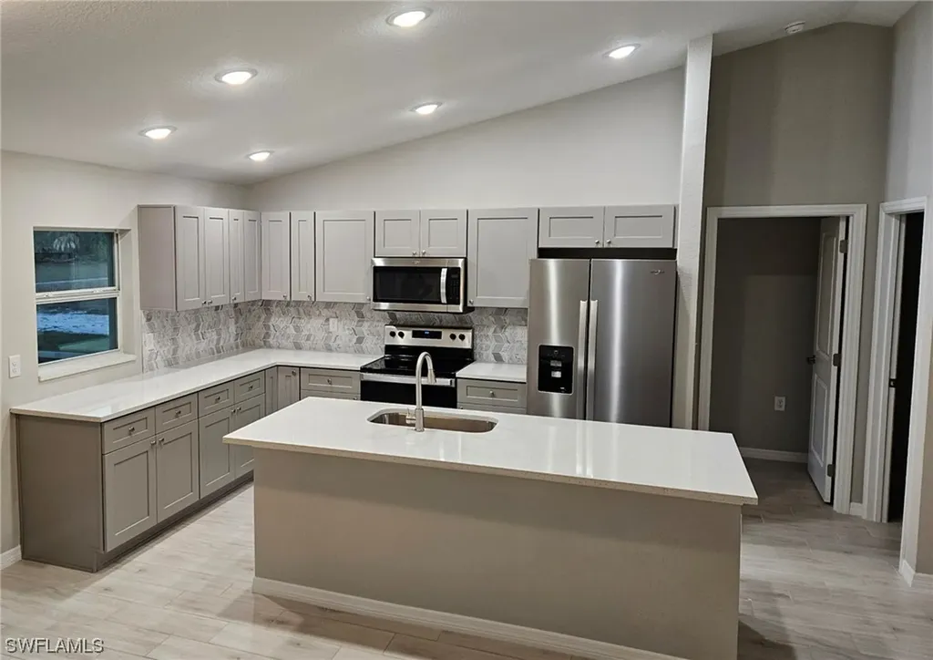 2209 NE 36th Street Cape Coral FL 33909