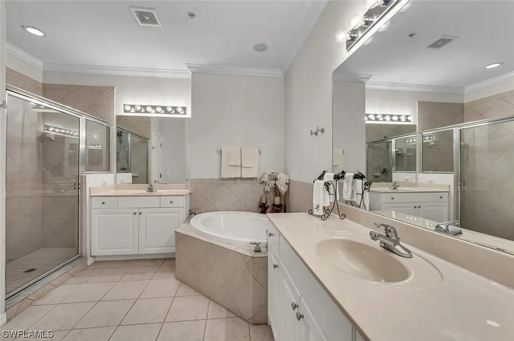4873 Hampshire Court Naples FL 34112