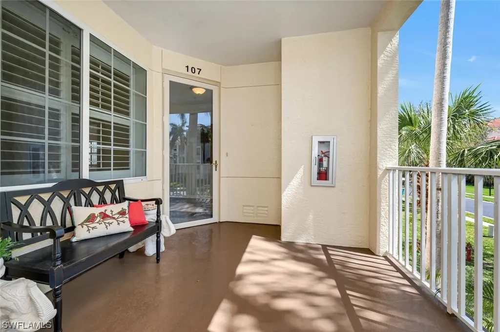 4873 Hampshire Court Naples FL 34112