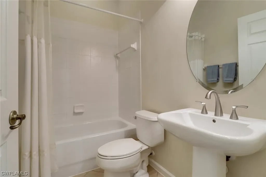 3751 Lakeview Isle Court Fort Myers FL 33905