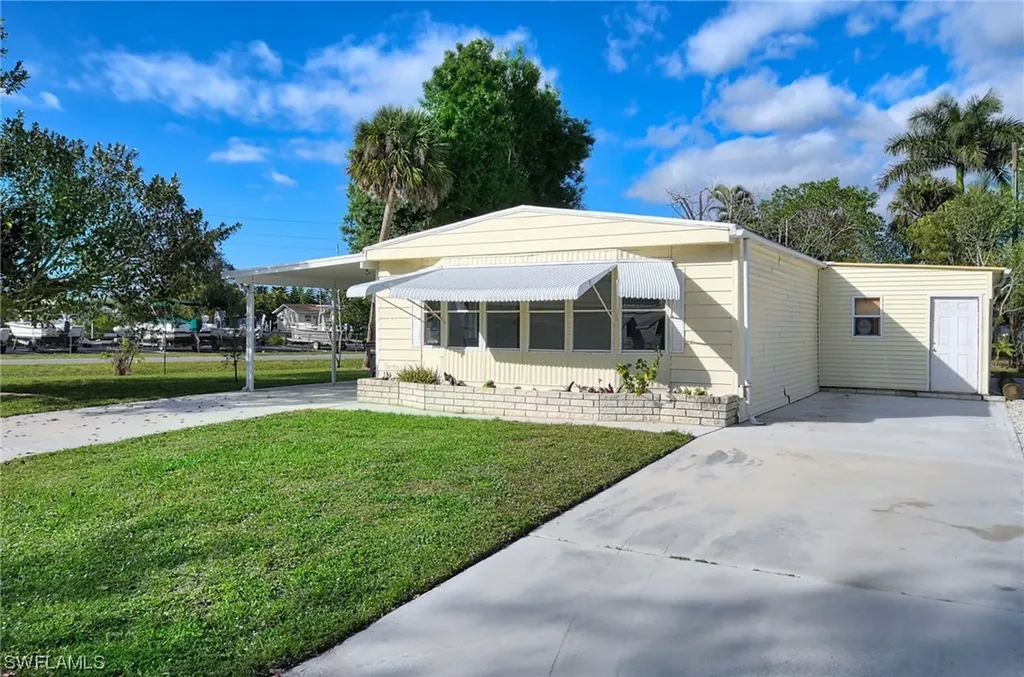 23 Derhenson Drive Naples FL 34114