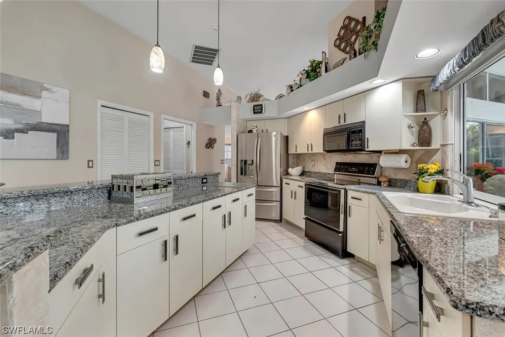 2109 Mission Drive Naples FL 34109