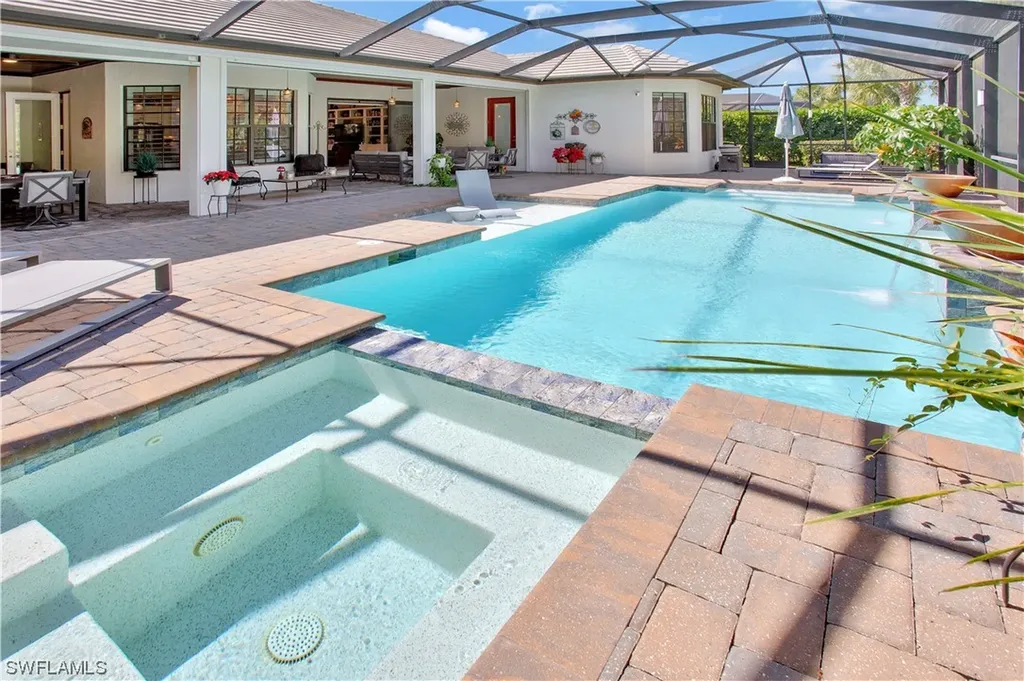 2327 Somerset Place Naples FL 34120