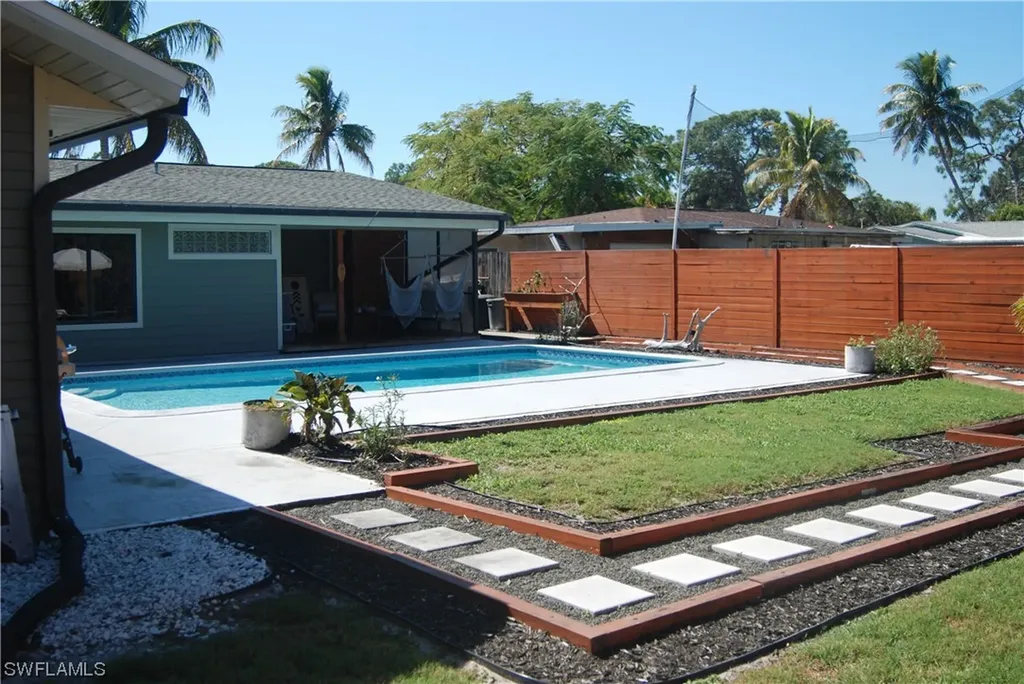 4033 Coconut Circle S Naples FL 34104