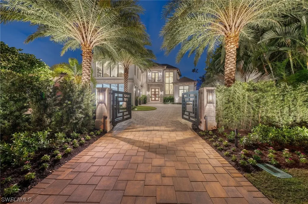 1365 Spyglass Lane Naples FL 34102