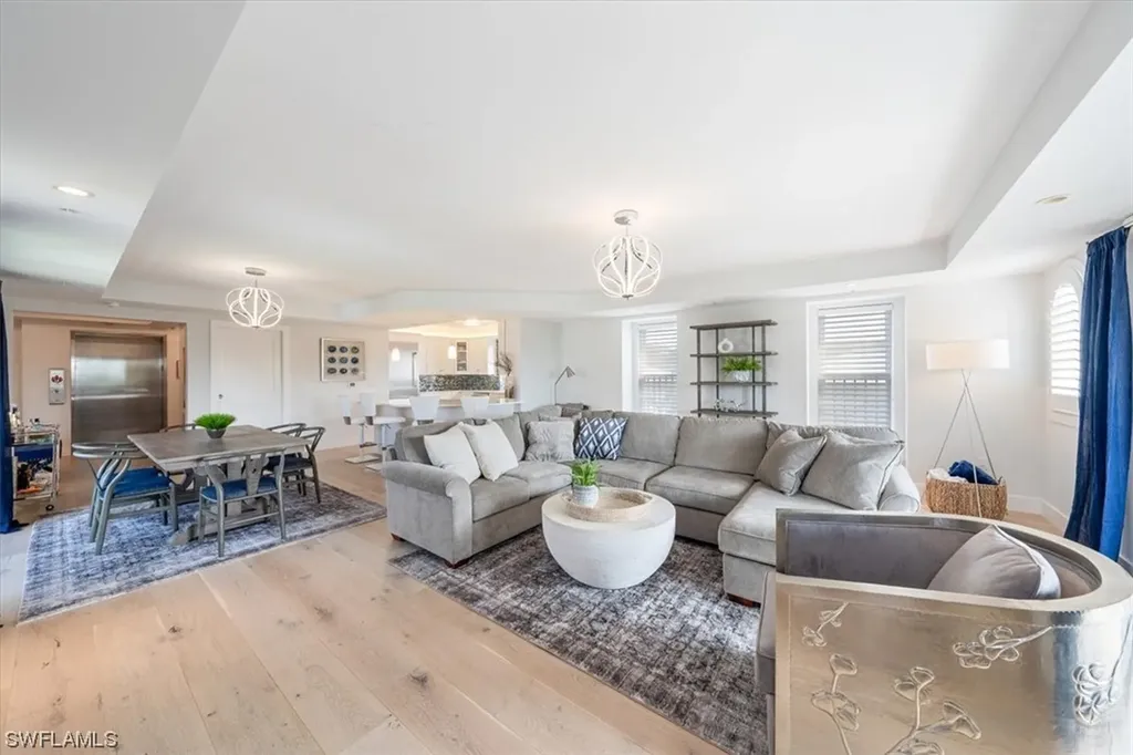 985 8th Avenue S Naples FL 34102